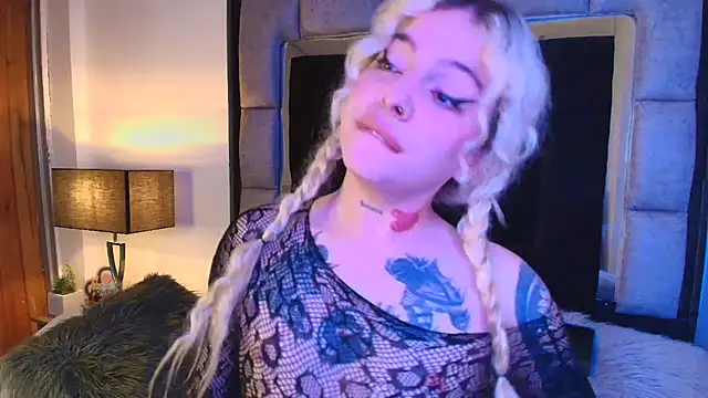 Snapshot of Bonnie_vega chatting on 03-22-25, 02:05 Bonnie vega online show from 03-22-25, 02:05