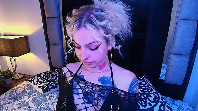 Snapshot of Bonnie_vega chatting on 09-18-25, 09:06 Bonnie vega online show from 09-18-25, 09:06