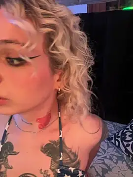 Snapshot of Bonnie_vega chatting on 09-19-25, 09:48 Bonnie vega online show from 09-19-25, 09:48