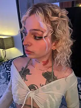 Snapshot of Bonnie_vega chatting on 09-20-25, 09:27 Bonnie vega online show from 09-20-25, 09:27