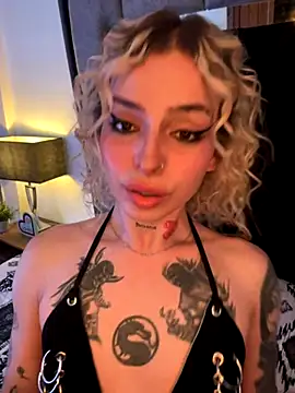 Snapshot of Bonnie_vega chatting on 10-25-25, 08:25 Bonnie vega online show from 10-25-25, 08:25