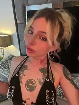 Snapshot of Bonnie_vega chatting on 11-29-25, 08:23 Bonnie vega online show from 11-29-25, 08:23