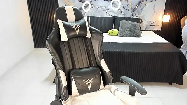 Ivy 16 online show from 02-19-25, 12:00