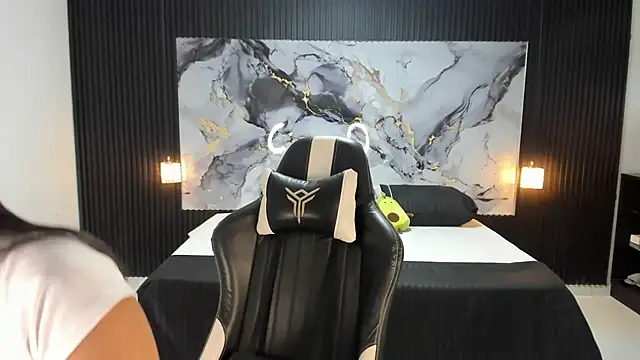 Ivy 16 online show from 03-20-25, 12:00