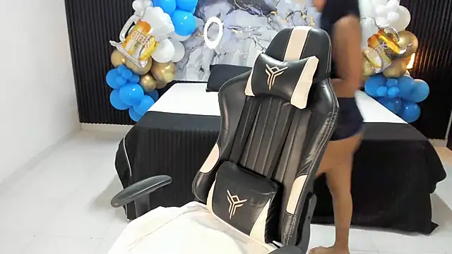 Ivy 16 online show from 10-10-25, 12:04