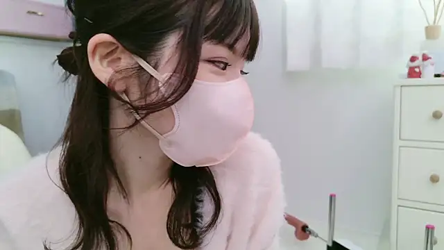 Snapshot of -minami- chatting on 12-22-24, 03:11 -minami- online show from 12-22-24, 03:11