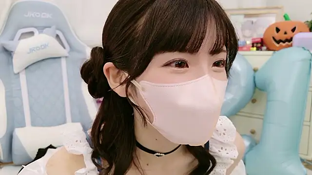 Snapshot of -minami- chatting on 11-01-25, 12:07 -minami- online show from 11-01-25, 12:07