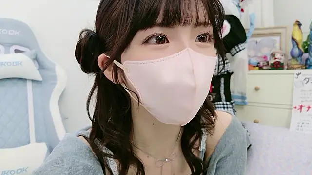 Snapshot of -minami- chatting on 11-16-25, 04:51 -minami- online show from 11-16-25, 04:51