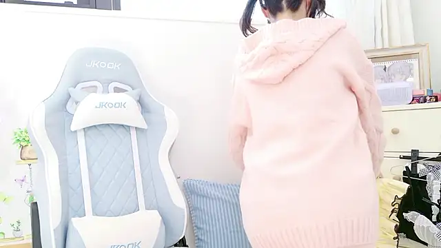 Snapshot of -minami- chatting on 11-22-25, 03:05 -minami- online show from 11-22-25, 03:05