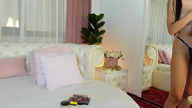 NinaCrystal1 online show from 07-15-26, 08:41