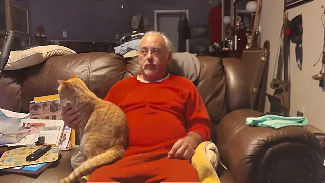 Snapshot of PincheDave4u chatting on 01-03-25, 01:38 PincheDave4u online show from 01-03-25, 01:38