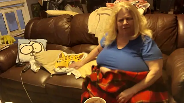 Snapshot of PincheDave4u chatting on 02-22-25, 12:27 PincheDave4u online show from 02-22-25, 12:27