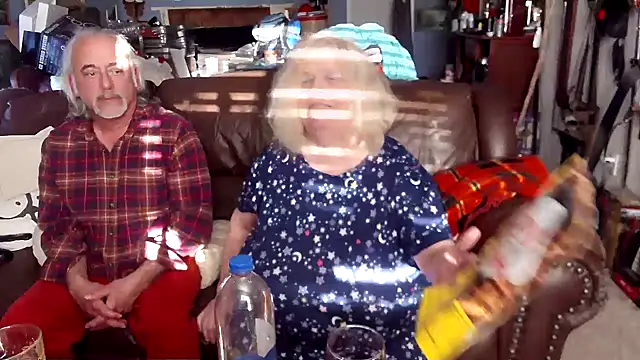 Snapshot of PincheDave4u chatting on 03-05-25, 11:38 PincheDave4u online show from 03-05-25, 11:38