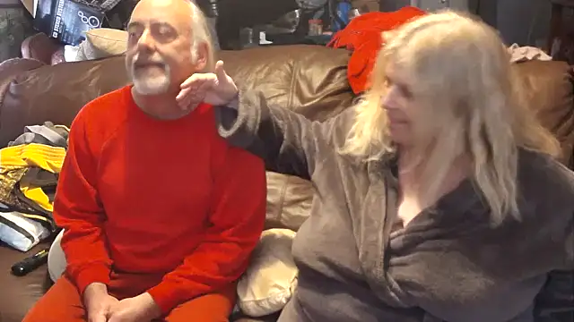 Snapshot of PincheDave4u chatting on 03-08-25, 10:13 PincheDave4u online show from 03-08-25, 10:13