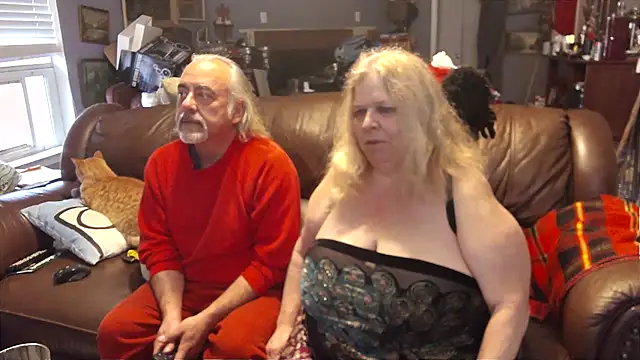 Snapshot of PincheDave4u chatting on 03-09-25, 03:27 PincheDave4u online show from 03-09-25, 03:27