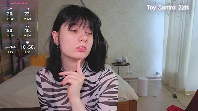 JulisSweet online show from 06-15-26, 07:43