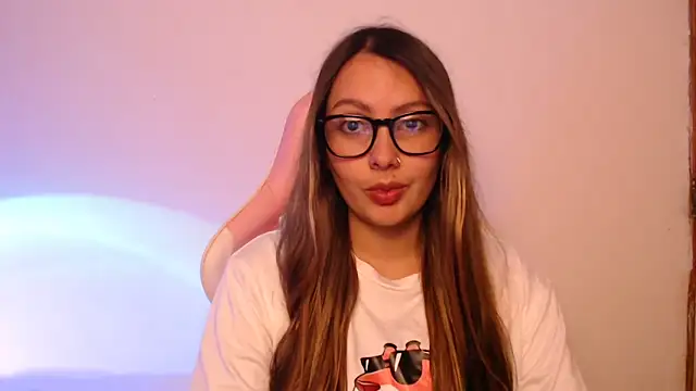 lalawhitte online show from 11-21-25, 10:19