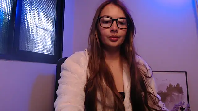 Snapshot of lalawhitte chatting on 04-20-26, 11:35 lalawhitte online show from 04-20-26, 11:35