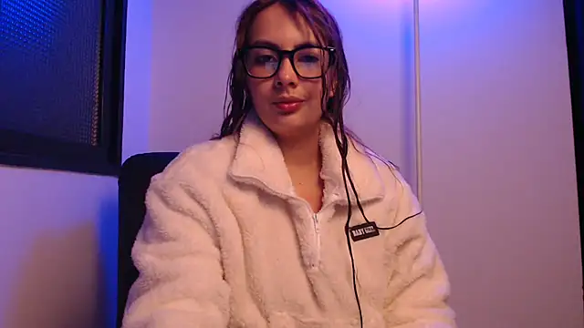 Snapshot of lalawhitte chatting on 04-28-26, 09:58 lalawhitte online show from 04-28-26, 09:58