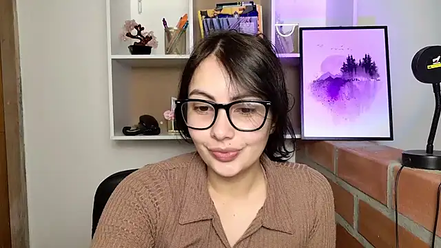 Snapshot of lalawhitte chatting on 05-20-26, 10:21 lalawhitte online show from 05-20-26, 10:21