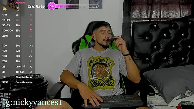 Snapshot of nicky_vances chatting on 02-28-26, 08:10 nicky vances online show from 02-28-26, 08:10