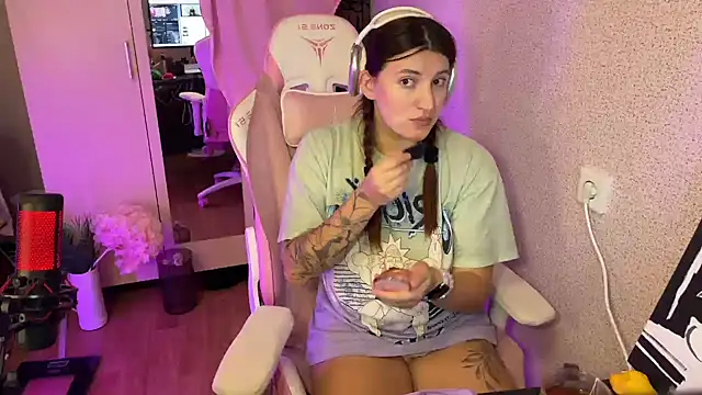 Katrin  kiss online show from 11-06-25, 04:52