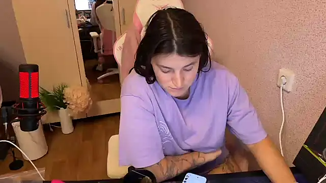 Katrin  kiss online show from 11-18-25, 04:00