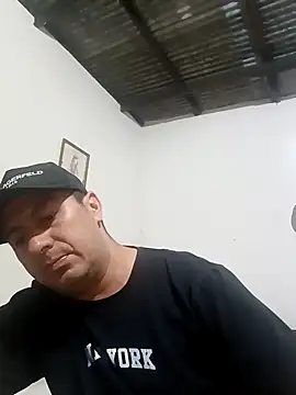 Snapshot of walwan85 chatting on 11-16-25, 01:39 walwan85 online show from 11-16-25, 01:39