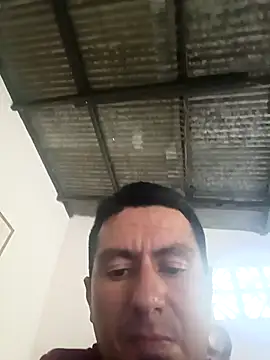 Snapshot of walwan85 chatting on 11-17-25, 04:35 walwan85 online show from 11-17-25, 04:35