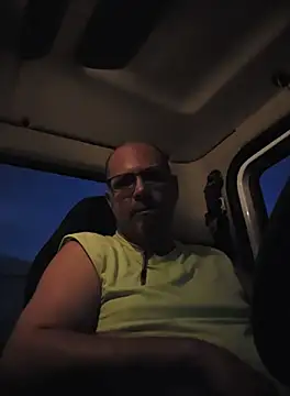 KrazyLegz online show from 10-04-25, 11:58