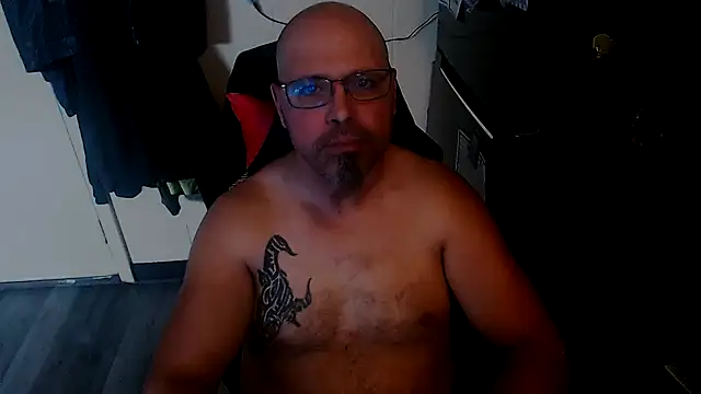 KrazyLegz online show from 10-19-25, 03:12