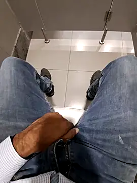 Snapshot of johny_69d@xh chatting on 01-20-25, 12:07 johny 69dxh online show from 01-20-25, 12:07