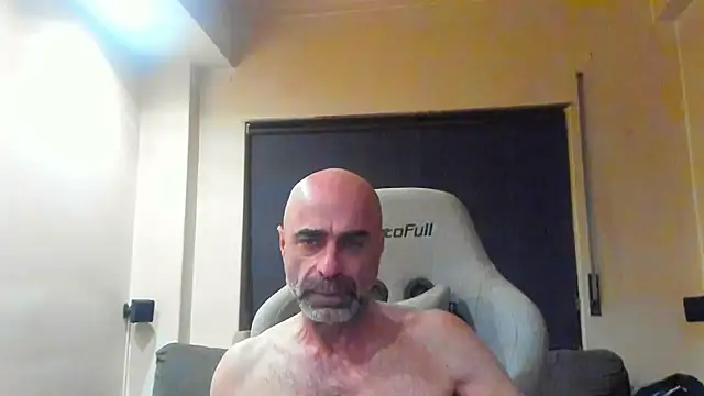 Snapshot of Bicopflirt chatting on 05-05-26, 12:07 Bicopflirt online show from 05-05-26, 12:07