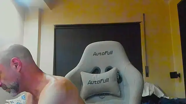Snapshot of Bicopflirt chatting on 06-02-26, 10:01 Bicopflirt online show from 06-02-26, 10:01