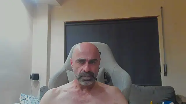 Snapshot of Bicopflirt chatting on 06-16-26, 09:28 Bicopflirt online show from 06-16-26, 09:28