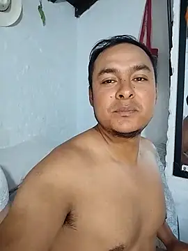 Snapshot of piton77 chatting on 02-13-26, 09:38 piton77 online show from 02-13-26, 09:38