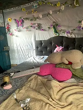 NinaGauther online show from 04-28-26, 03:28