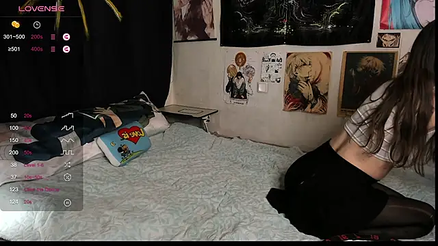 Lori Foxy online show from 12-20-24, 06:13