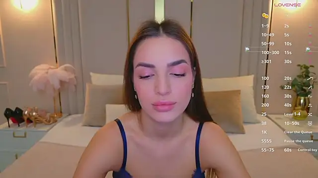 BellaHalles online show from 01-06-26, 06:06