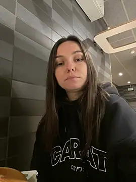 Snapshot of Jinna_milli chatting on 02-23-25, 04:02 Jinna milli online show from 02-23-25, 04:02