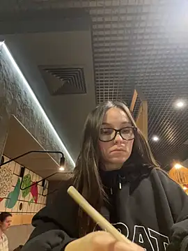 Snapshot of Jinna_milli chatting on 02-25-25, 04:10 Jinna milli online show from 02-25-25, 04:10