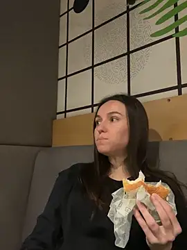 Snapshot of Jinna_milli chatting on 03-19-25, 09:48 Jinna milli online show from 03-19-25, 09:48