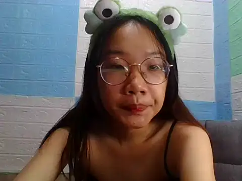 Nanoko online show from 09-28-25, 01:55