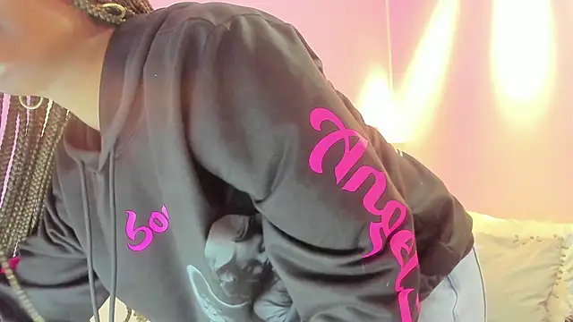 LoveQueen2 online show from 11-15-25, 11:40