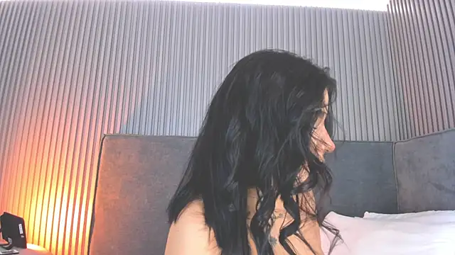 emelie 89 online show from 11-25-25, 01:00