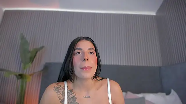 Snapshot of emelie_89 chatting on 05-14-26, 12:34 emelie 89 online show from 05-14-26, 12:34