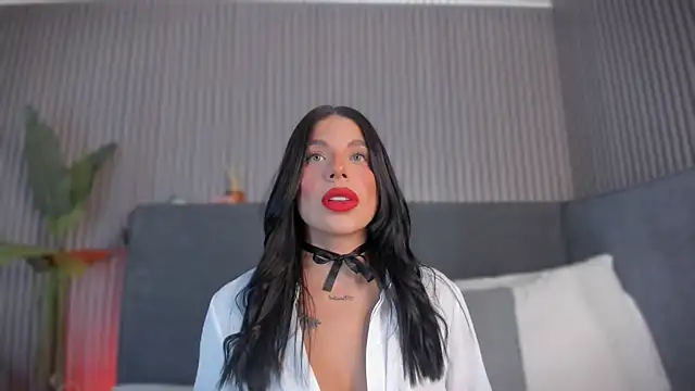 Snapshot of emelie_89 chatting on 06-12-26, 12:26 emelie 89 online show from 06-12-26, 12:26