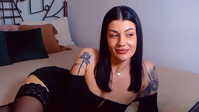 YvonneEverlee online show from 02-11-25, 11:54