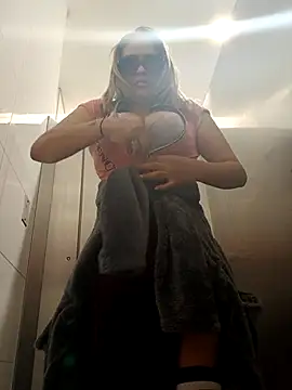 Afroditecash online show from 10-22-25, 06:18