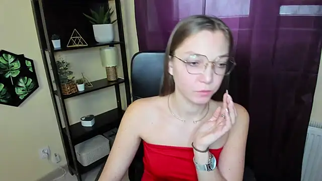 Snapshot of EmillyPlay chatting on 03-11-25, 12:50 EmillyPlay online show from 03-11-25, 12:50